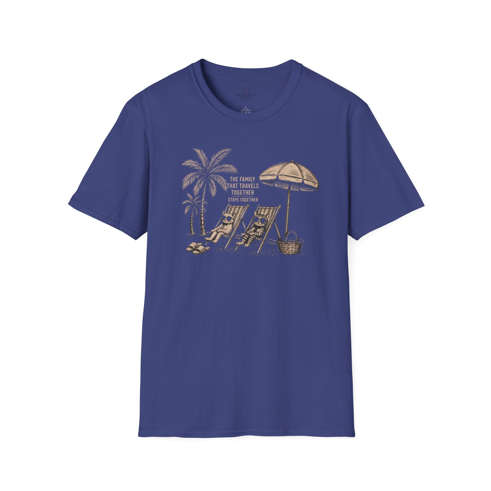 Cat Family that Travels TogetherT-Shirt